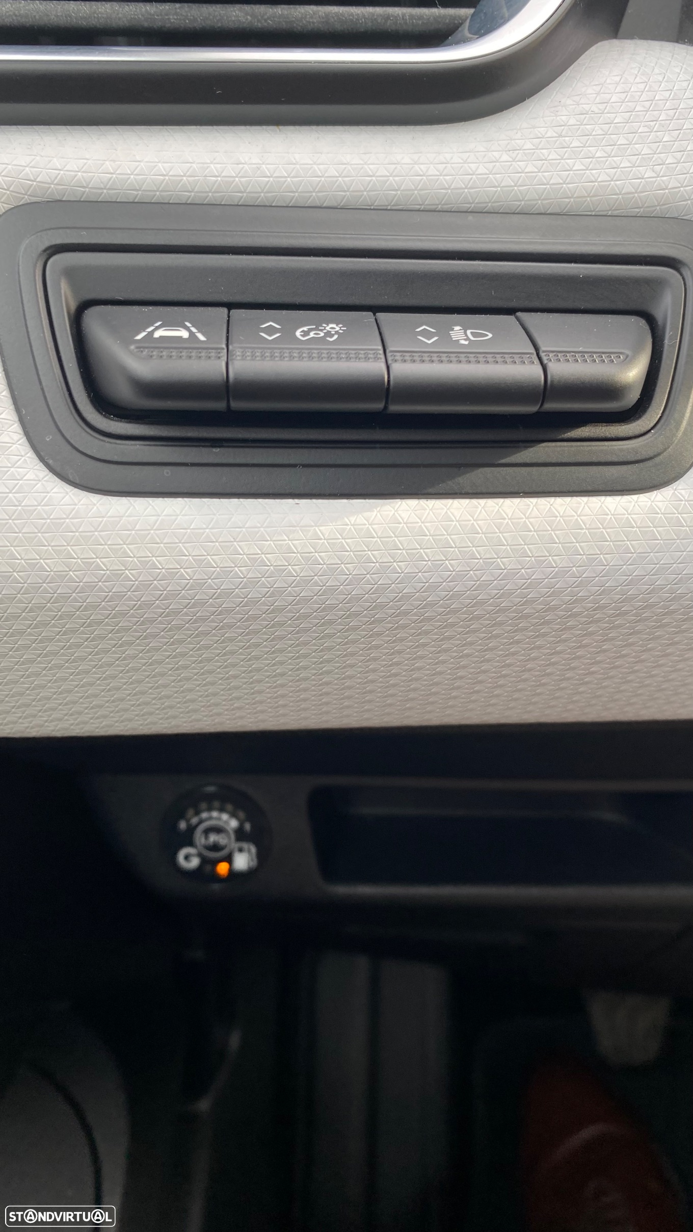 Renault Clio 1.0 TCe Limited Bi-Fuel - 29