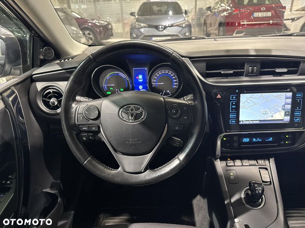 Toyota Auris - 12