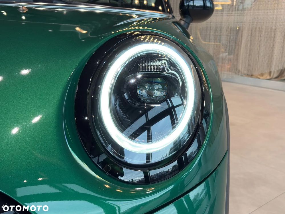 MINI Cooper SE Classic Trim - 12