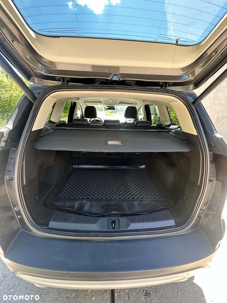 Ford Kuga - 12