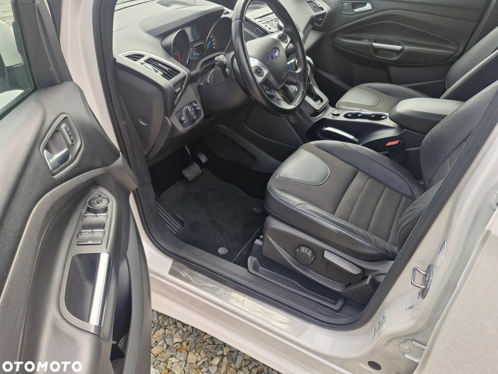 Ford Kuga 2.0 TDCi 4WD Titanium - 25