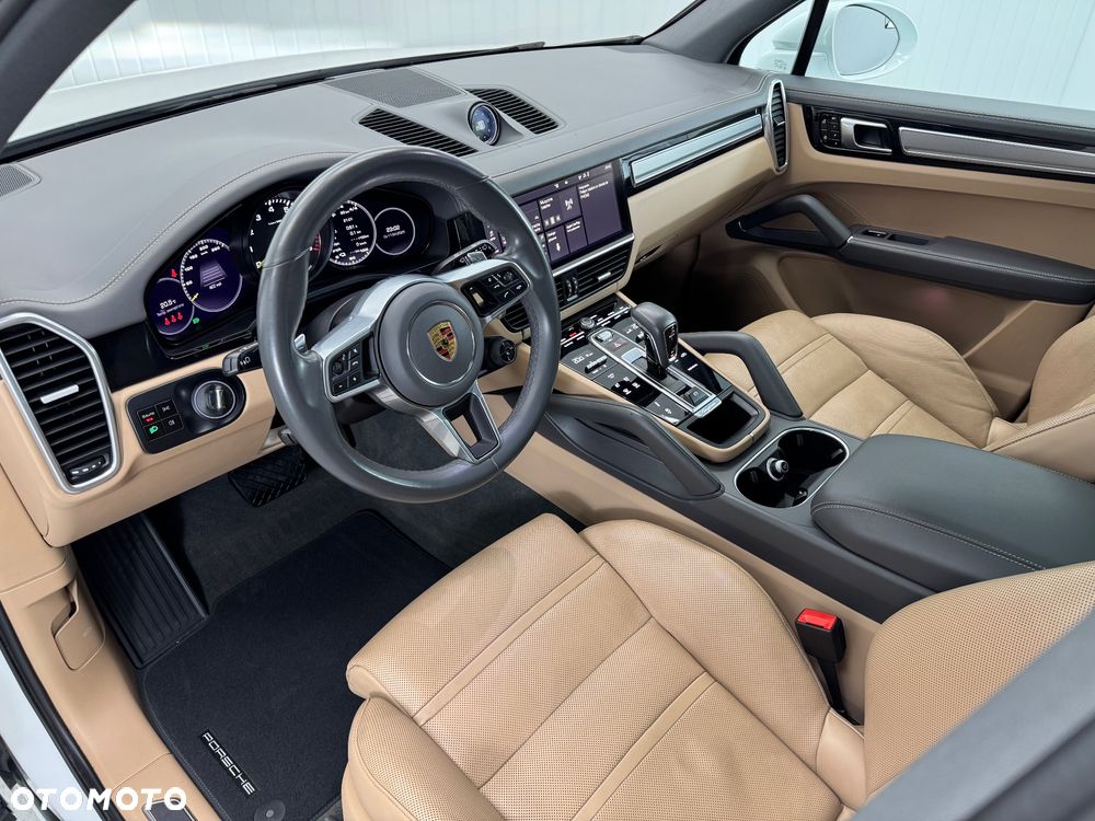 Porsche Cayenne - 5