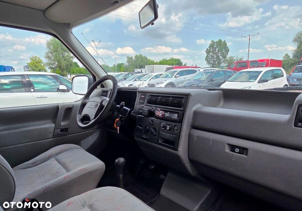 Volkswagen Transporter - 8