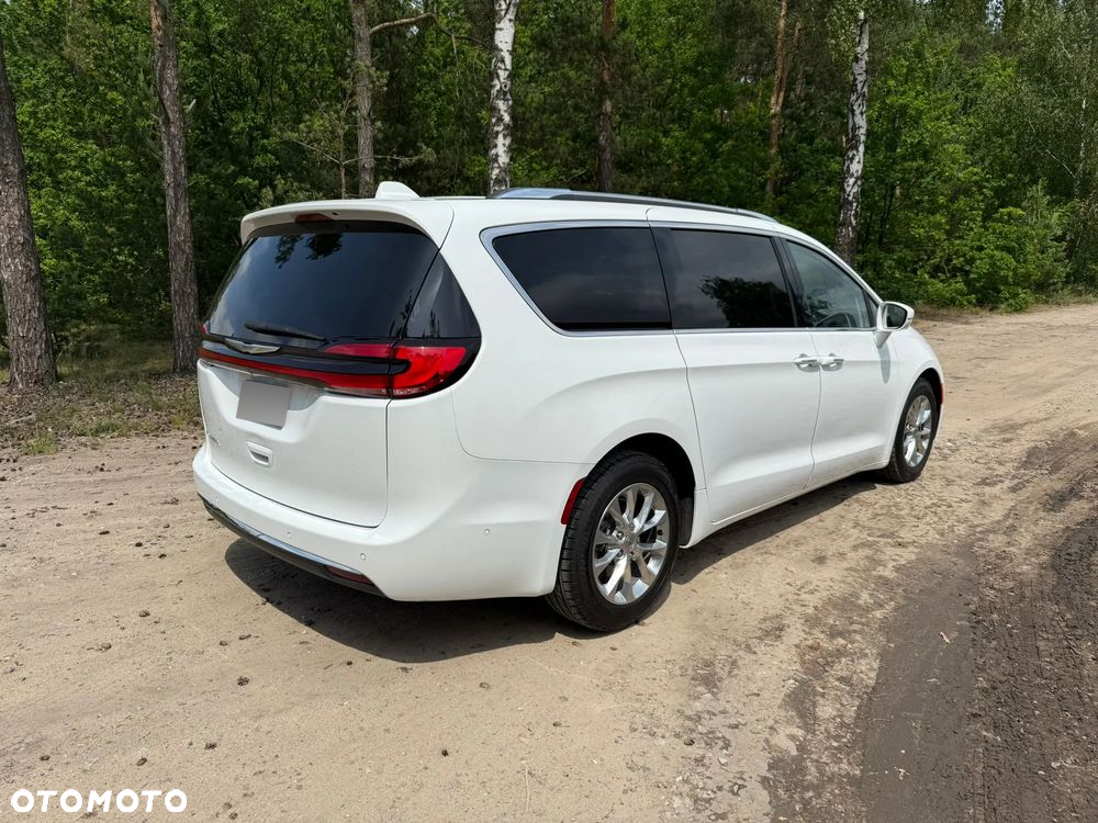Chrysler Pacifica - 17