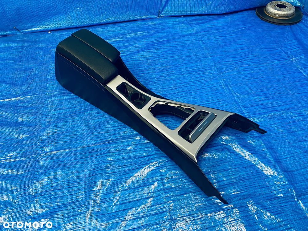 TUNEL ŚRODKOWY PODŁOKIETNIK SKÓRA KOMPLET BMW E90 E91 LIFT EUROPA ORYGINAŁ - 7