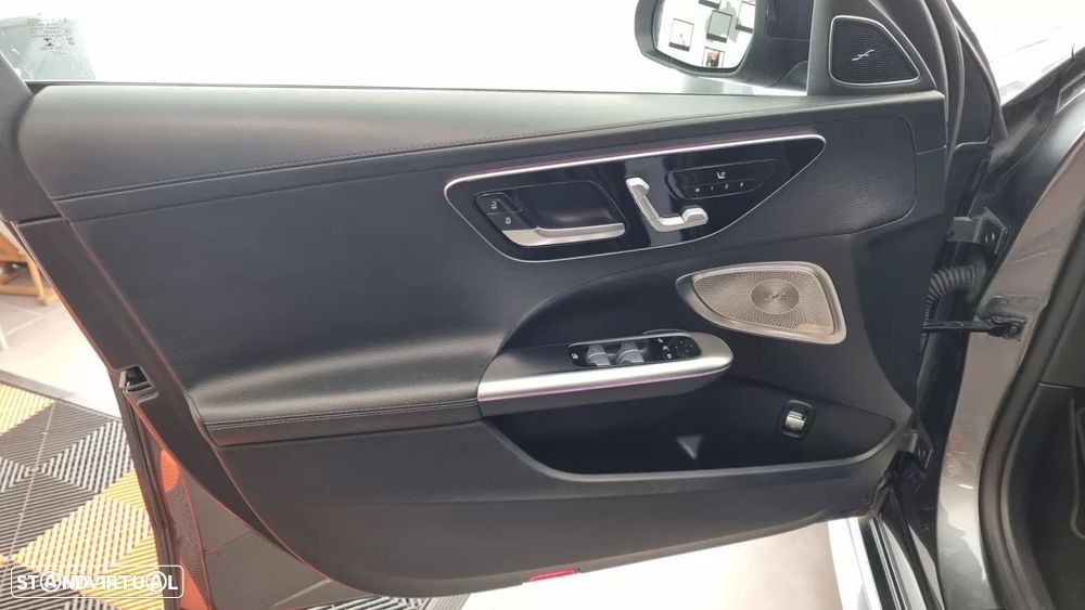 Mercedes-Benz C 220 d AMG Line - 38