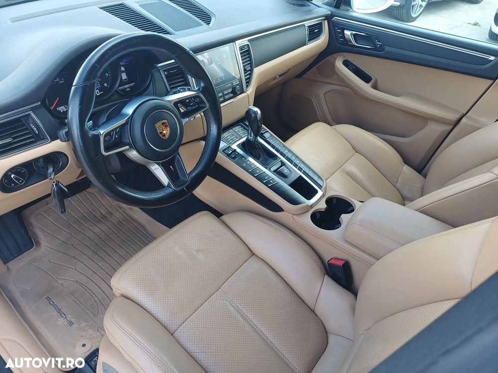 Porsche Macan - 13