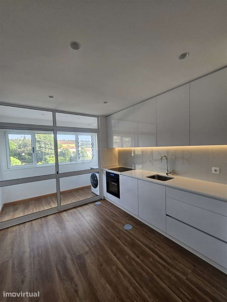 Apartamento T3 Remodelado em Condomínio Fechado | Grijó - Grande imagem: 2/24