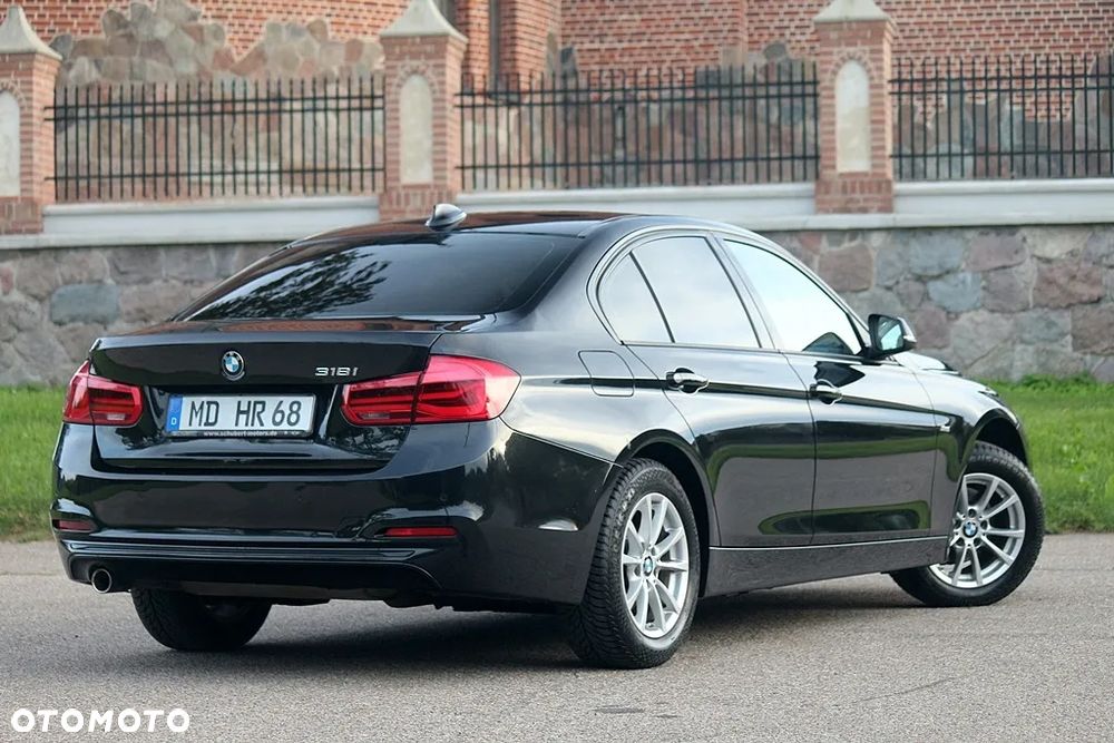 BMW Seria 3 318i Sport Line - 23