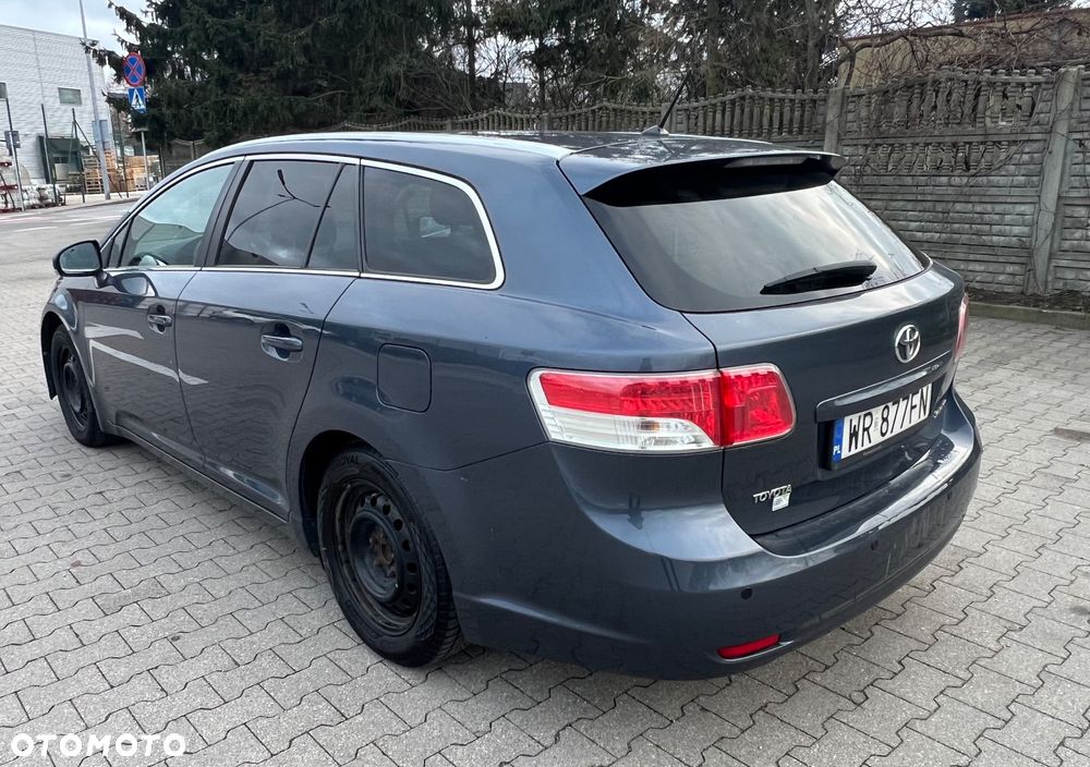 Toyota Avensis 2.0 D-4D 2010 - 5