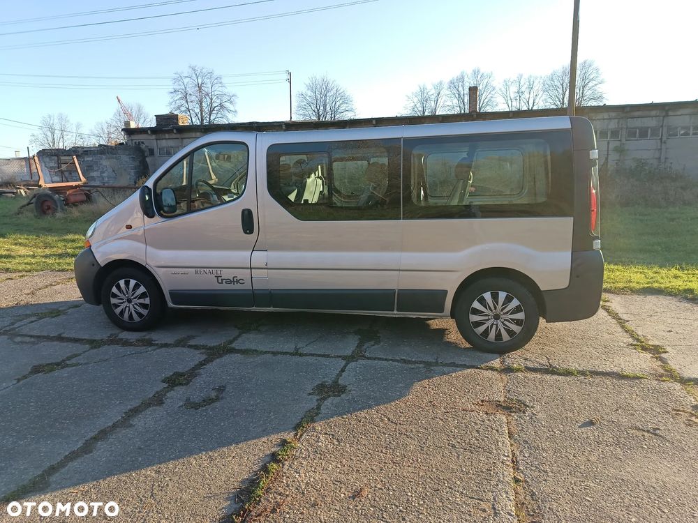 Renault Trafic ver-2-0-16v-combi-l2h1 - 12