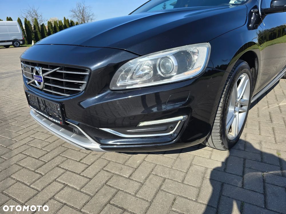 Volvo V60 D6 AWD Plug-in Hybrid R-Design Summum - 7