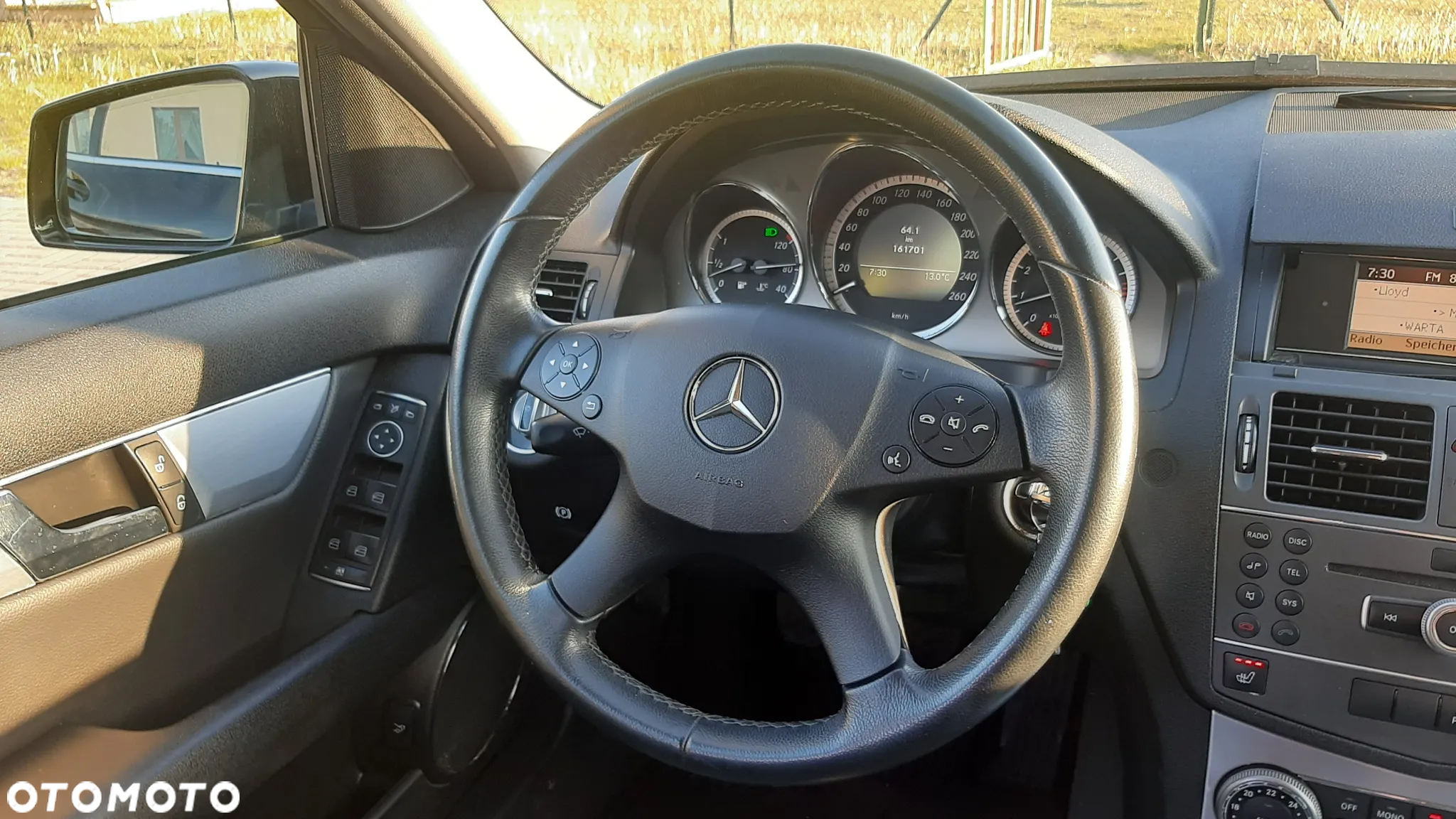 Mercedes-Benz Klasa C 180 CGI BlueEff Avantgarde - 23