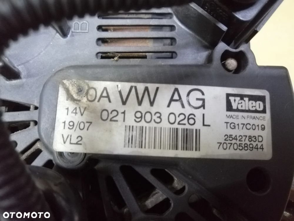Volkswagen Passat B6 2.0 TDi alternator Valeo 180A 021903026L TG17C019 - 6