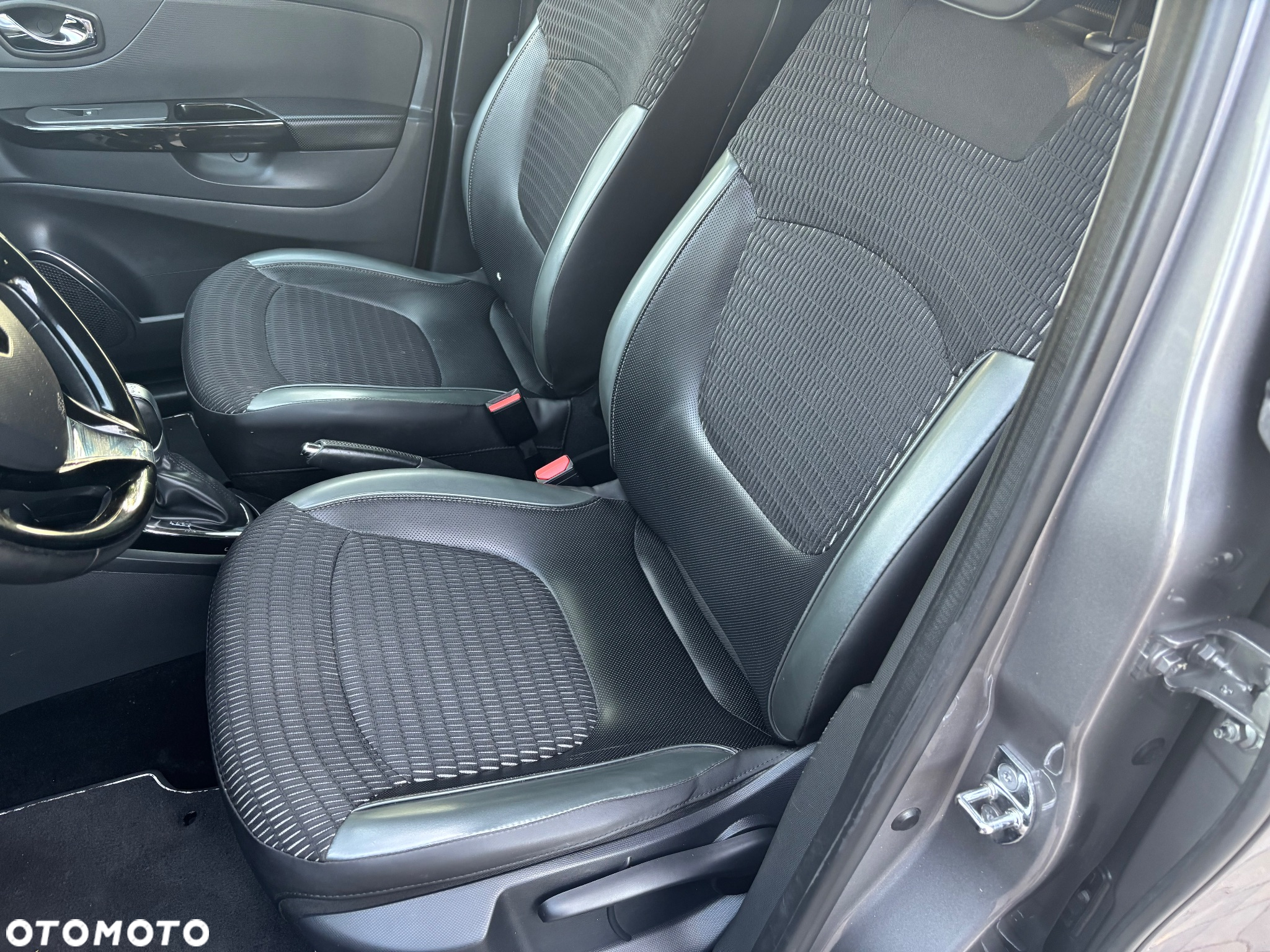 Renault Captur ENERGY TCe 120 EDC Luxe - 24