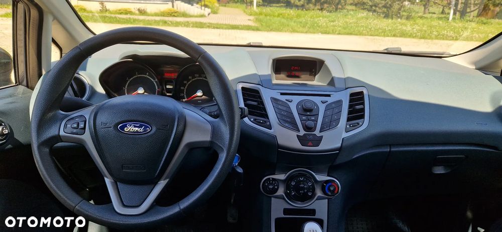 Ford Fiesta 1.25 Champions Edition - 11