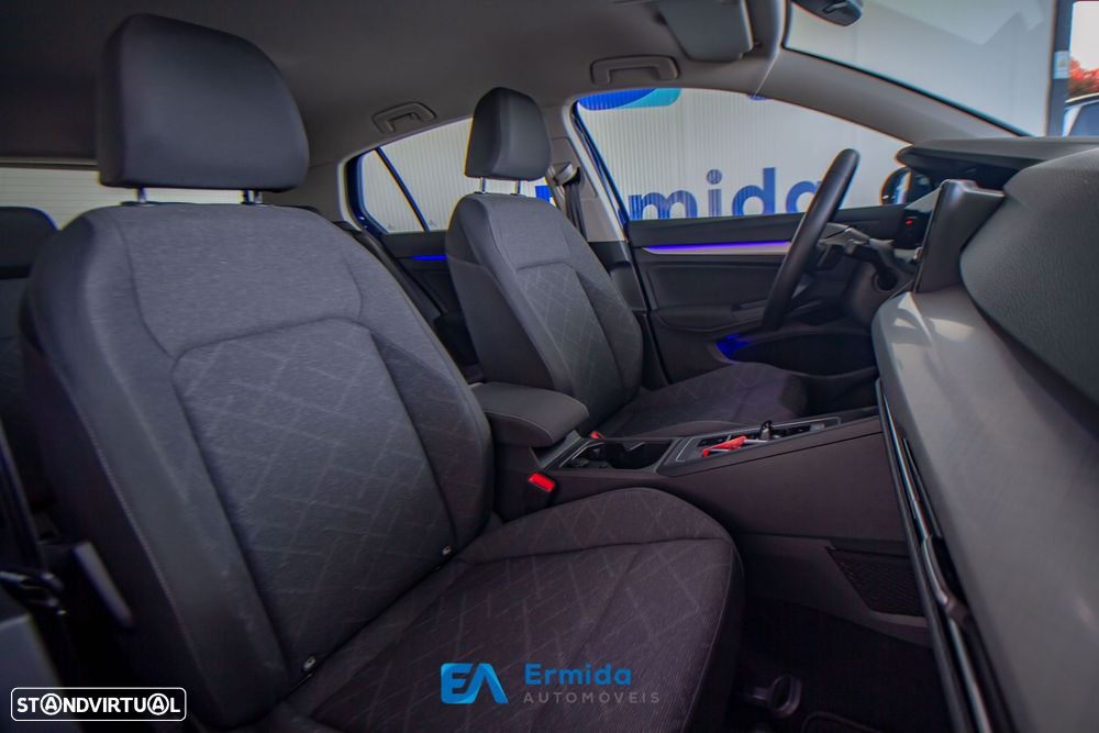 VW Golf 1.0 eTSI Life DSG - 21