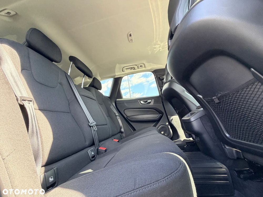 Volvo XC 60 B4 D AWD Momentum Pro - 18