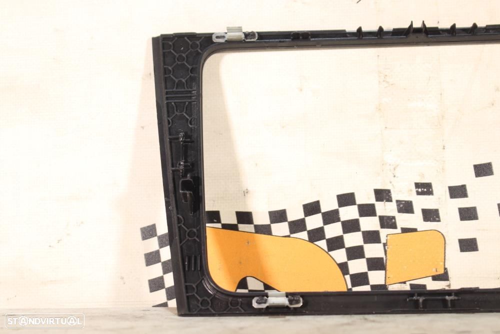 Aro / Friso Volkswagen Golf Vi (5K1)  5K0858063a / 5K0858061a / Rádio - 5