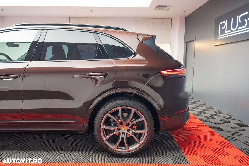 Porsche Cayenne - 23