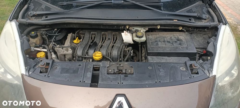 Renault Scenic 1.6 16V Authentique - 10