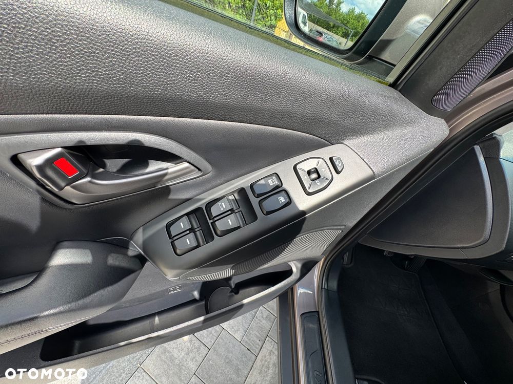 Hyundai ix35 1.6 2WD Fifa World Cup Edition - 19