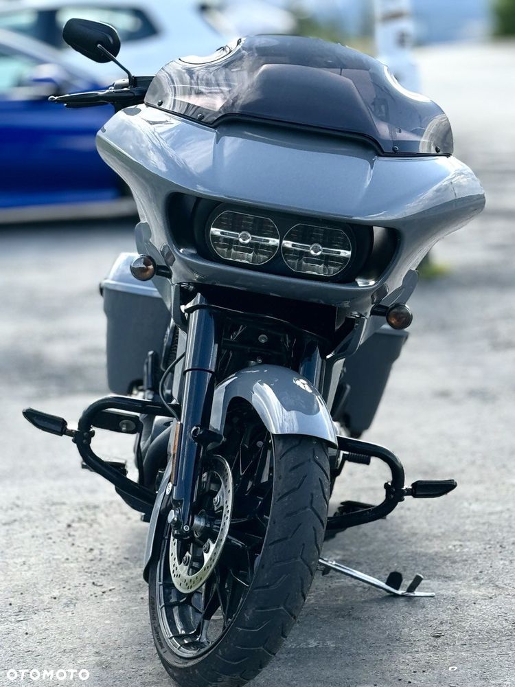 Harley-Davidson Touring Road Glide - 2