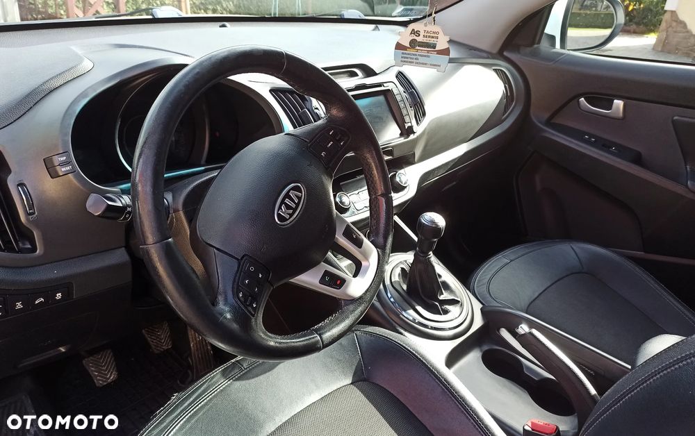 Kia Sportage 2.0 L - 16