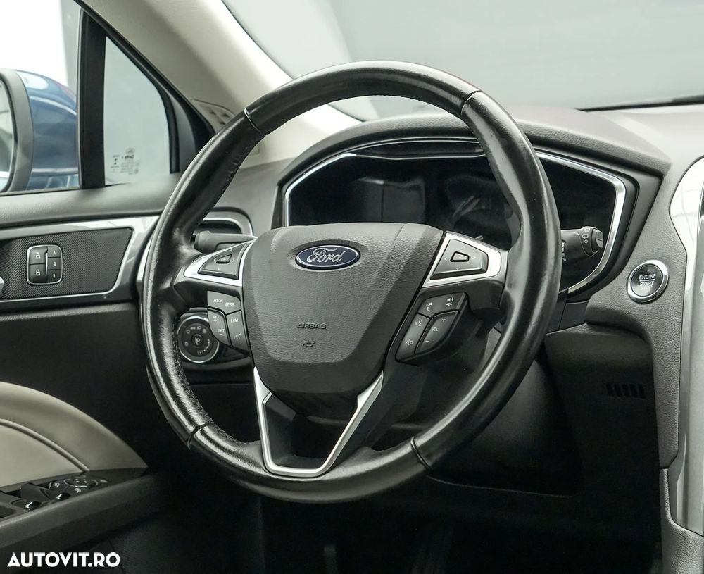 Ford Mondeo 2.0 HEV Titanium - 17