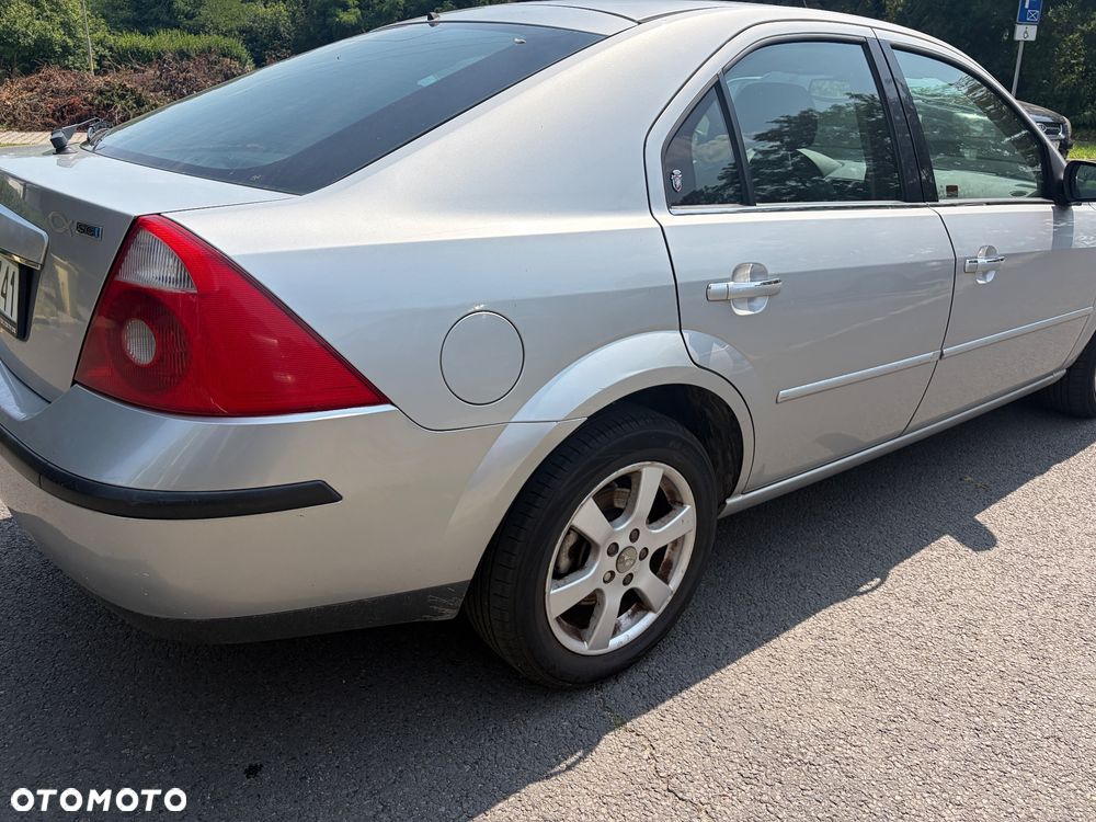 Ford Mondeo 1.8 SCi Ghia - 24