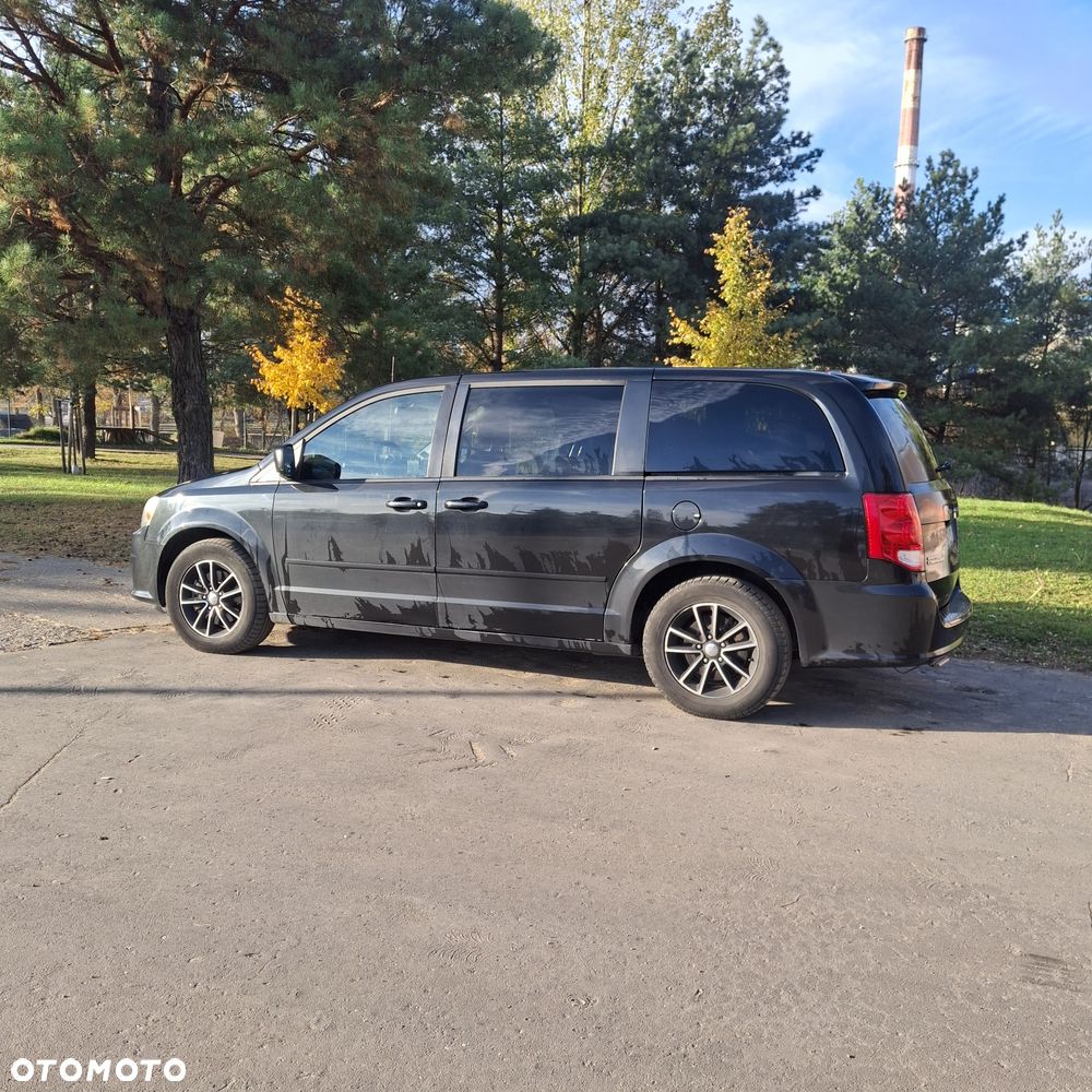 Dodge Caravan - 1