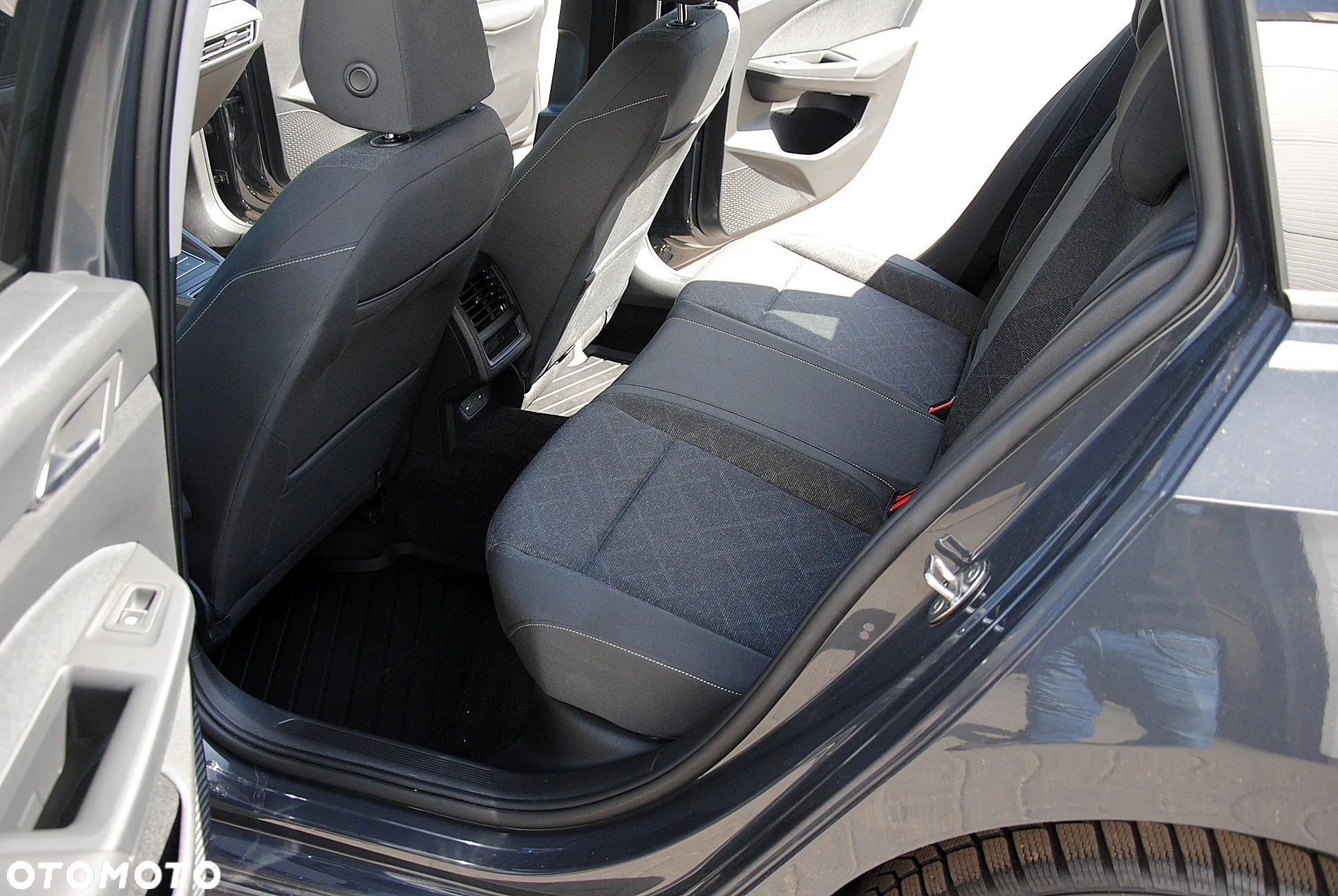 Volkswagen Golf VIII 2.0 TDI Life - 10