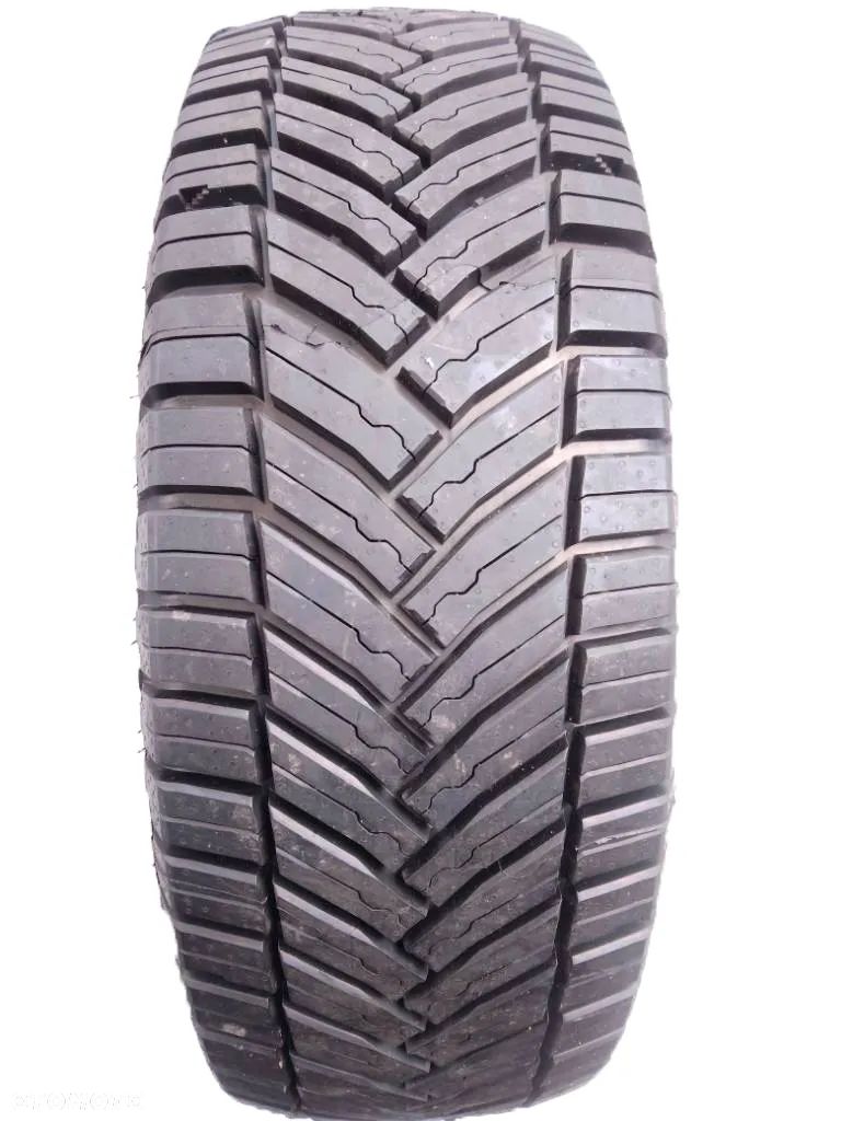 Michelin Agilis CrossClimate 215/65 R16C 109/107T 2021 - 1