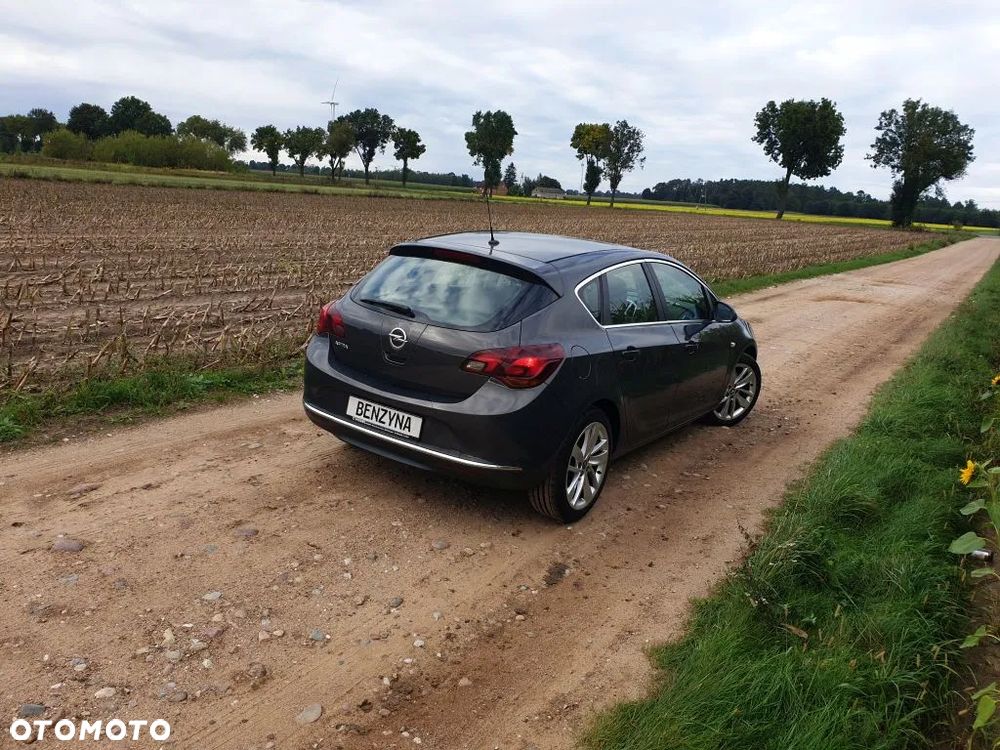 Opel Astra IV 1.4 T Cosmo - 4