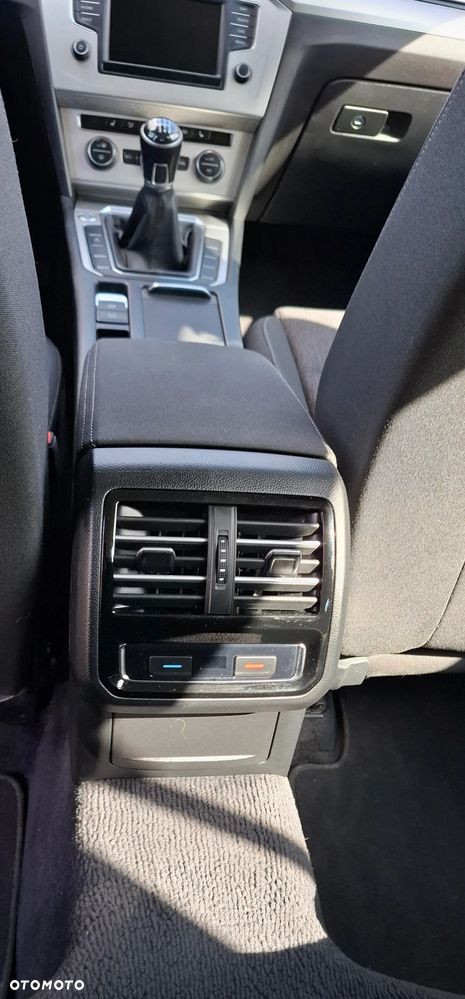 Volkswagen Passat 2.0 TDI (BlueMotion Technology) Comfortline - 14