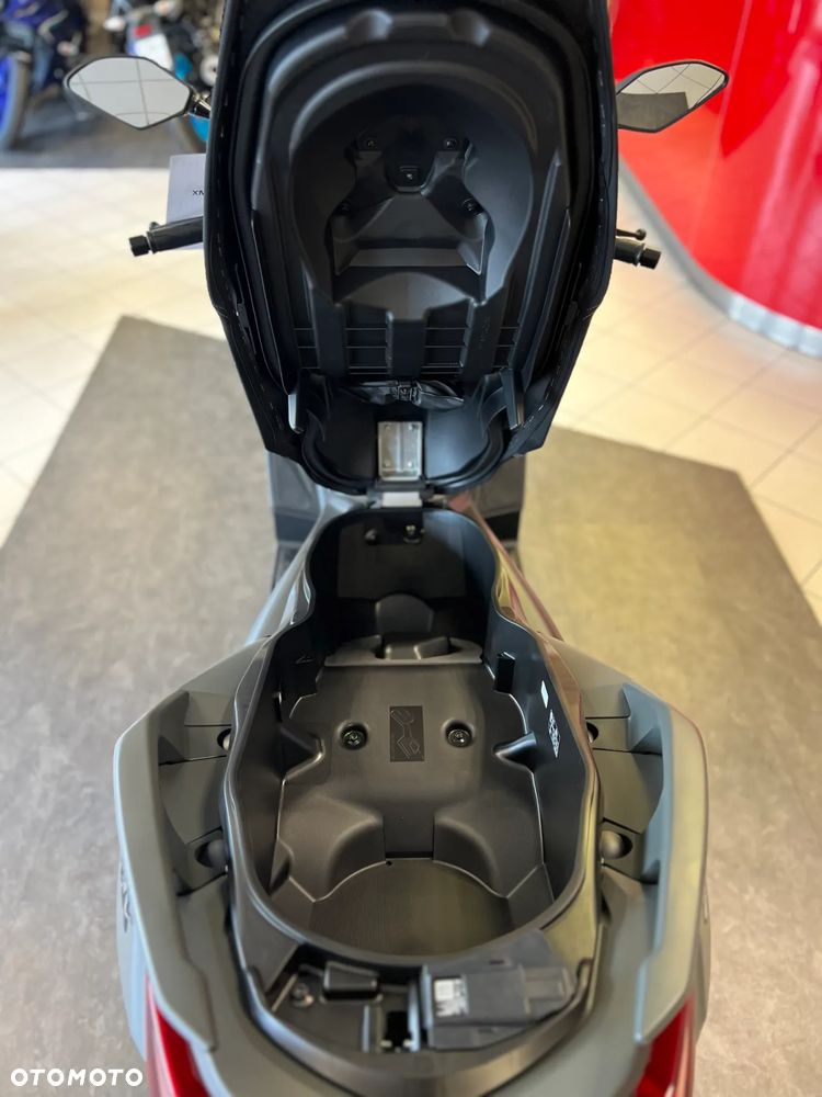 Yamaha X-max - 16