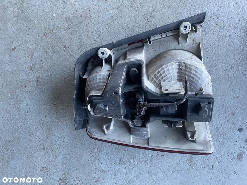 VW TOURAN LAMPA PRAWA TYLNA LIFT 1T0945096J - 3