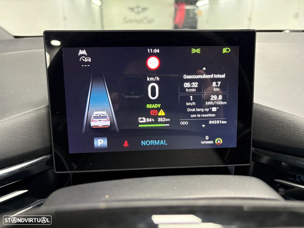 MG MG4 64 kWh Luxury - 12