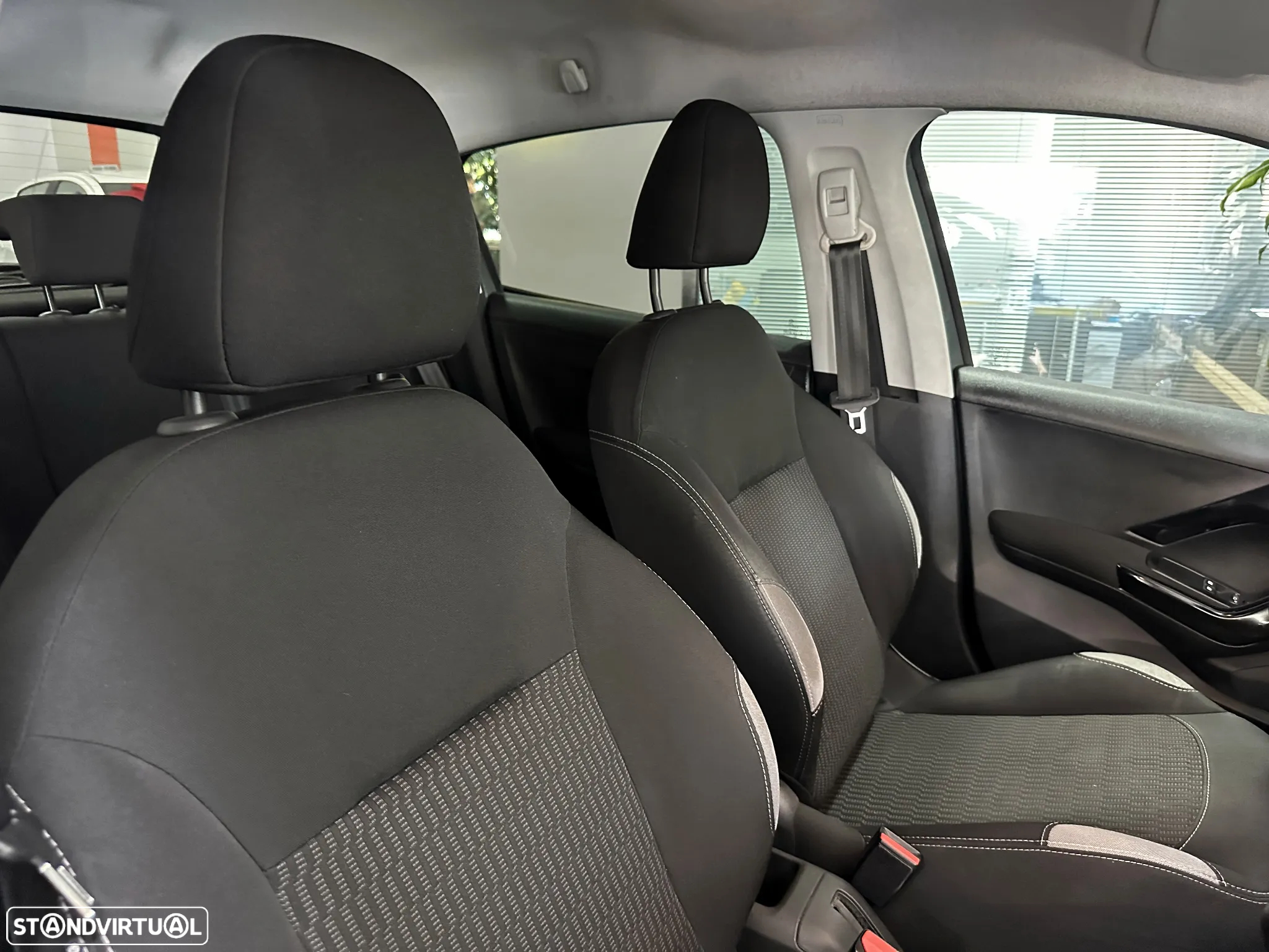 Peugeot 208 1.2 PureTech Style - 20