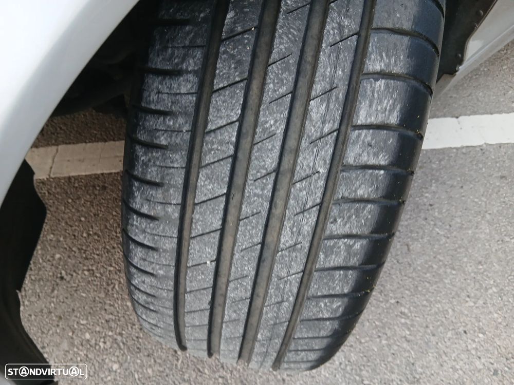 BMW 320 d Séc.XXI - 17