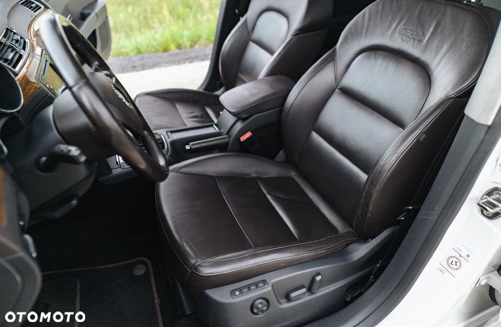 Skoda Superb 2.0 TDI L&K DSG - 19