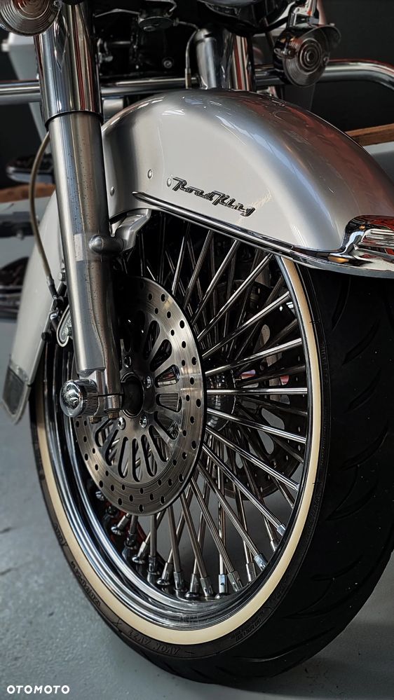 Harley-Davidson Touring Road King - 23