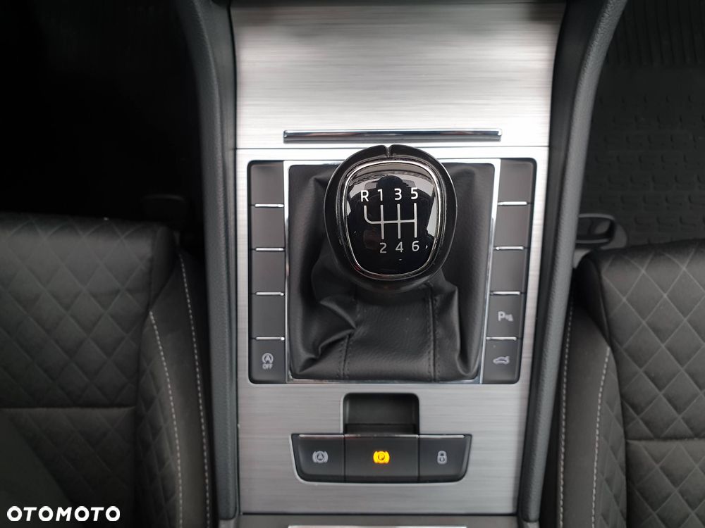 Skoda Superb 1.5 TSI Ambition - 29