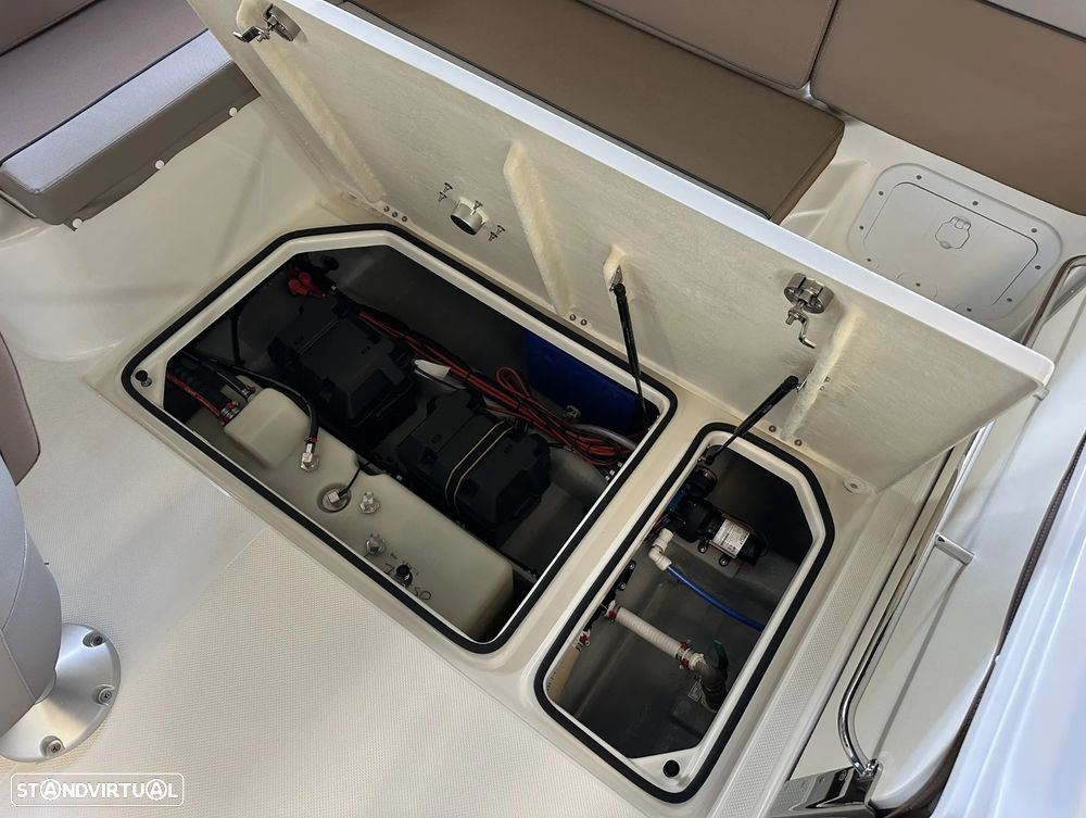 Quicksilver Activ 755 Sundeck - 25