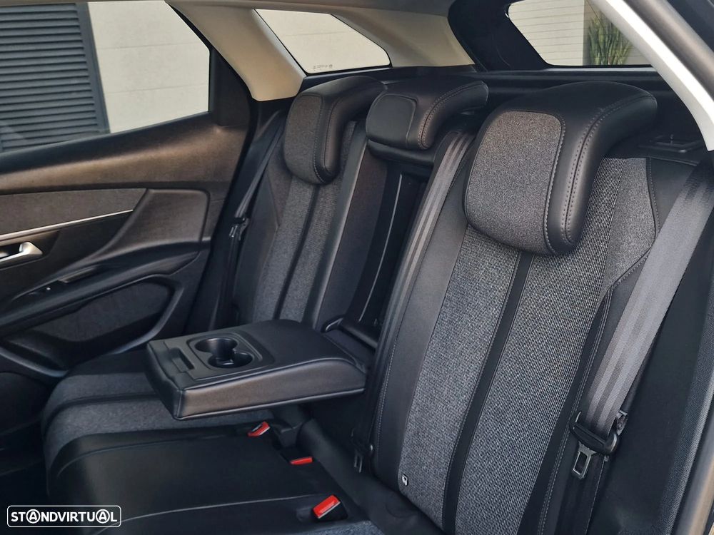 Peugeot 3008 PureTech 130 Stop & Start GPF Allure - 11
