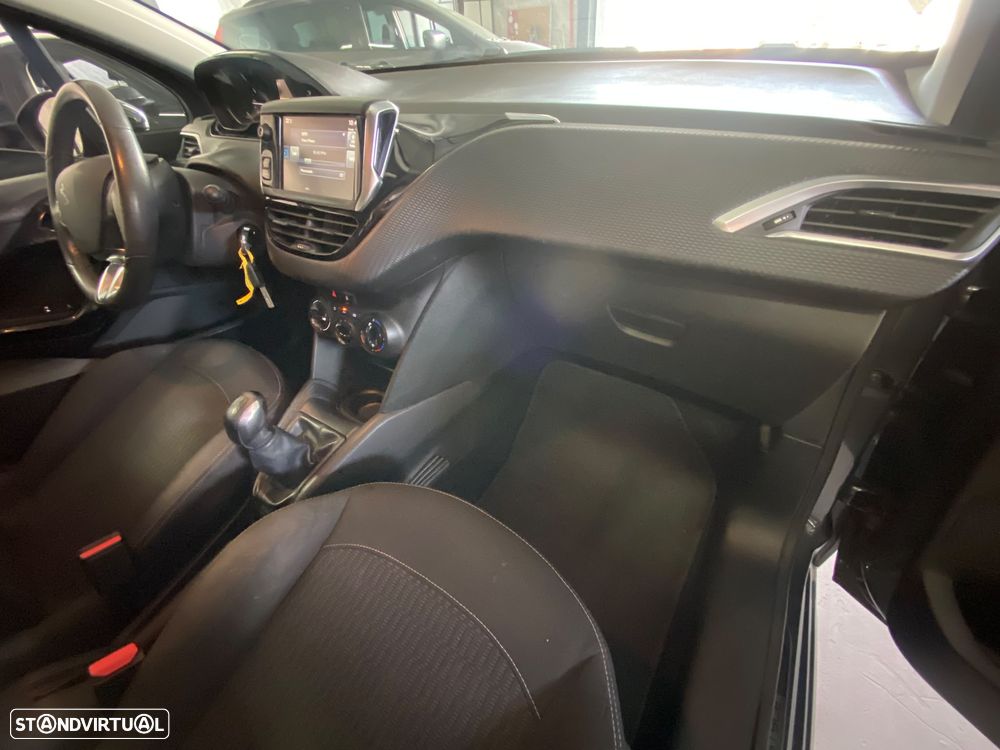 Peugeot 208 1.2 PureTech Style - 8