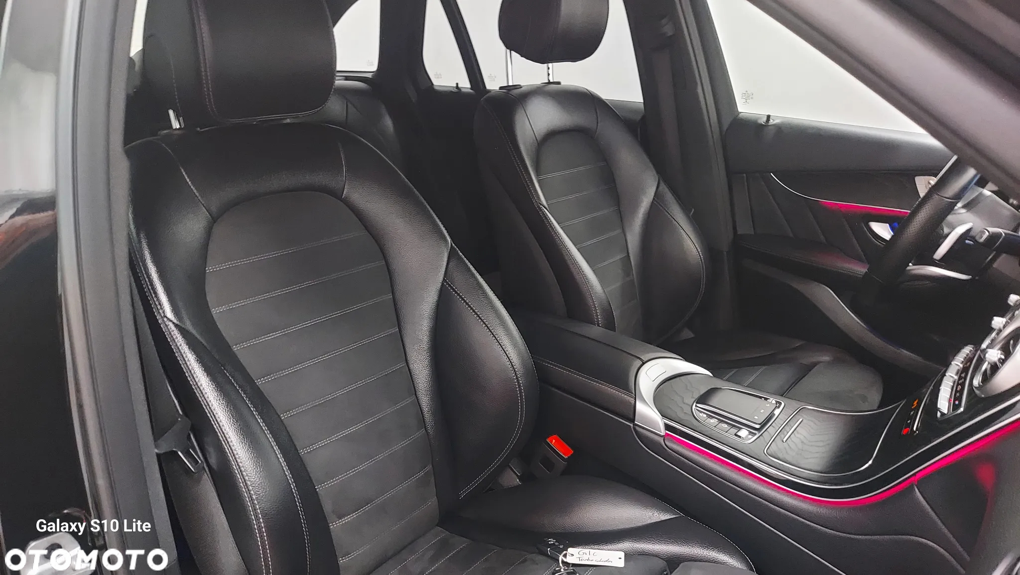 Mercedes-Benz GLC 220 d 4Matic 9G-TRONIC AMG Line Plus - 17