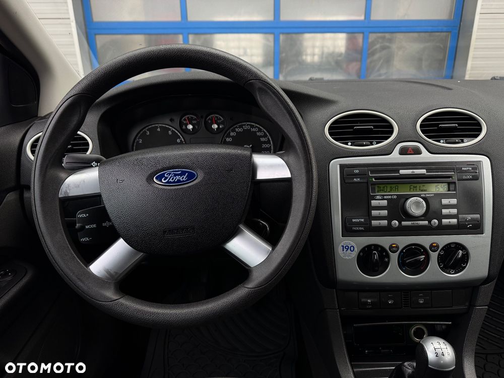Ford Focus 1.6 16V Style - 29