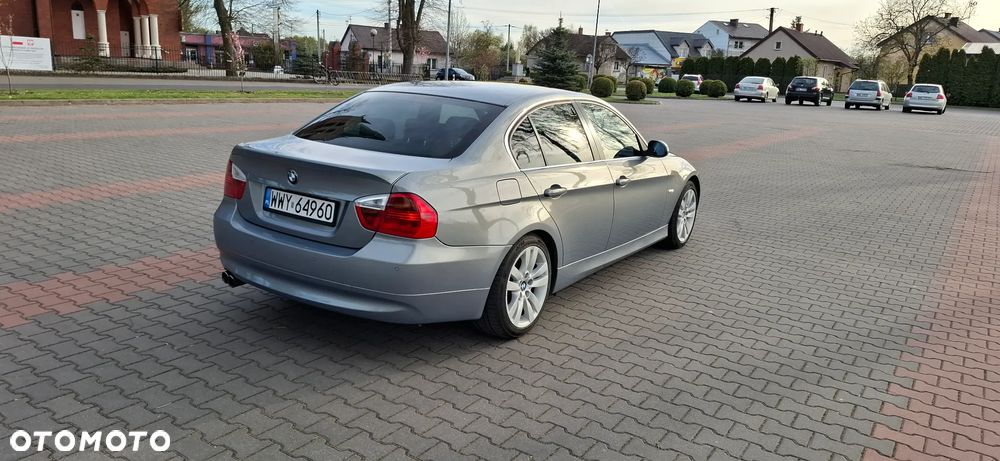 BMW Seria 3 330i - 3