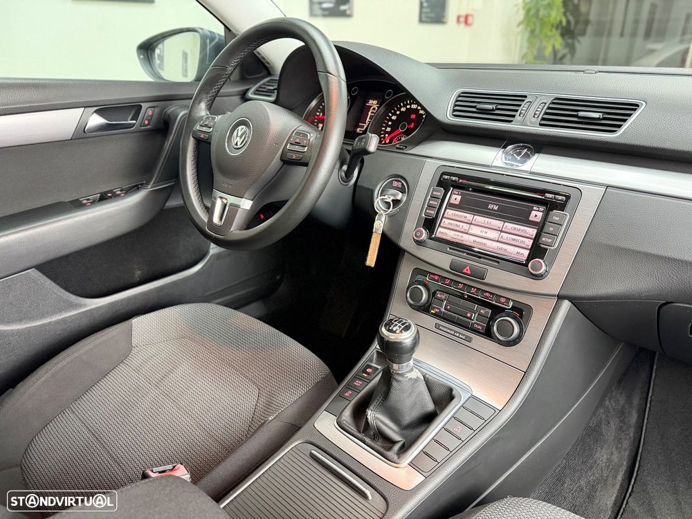 VW Passat 1.6 TDI Confortline - 25